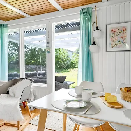 Galt - 500m From The Sea By Interhome Bøtø By