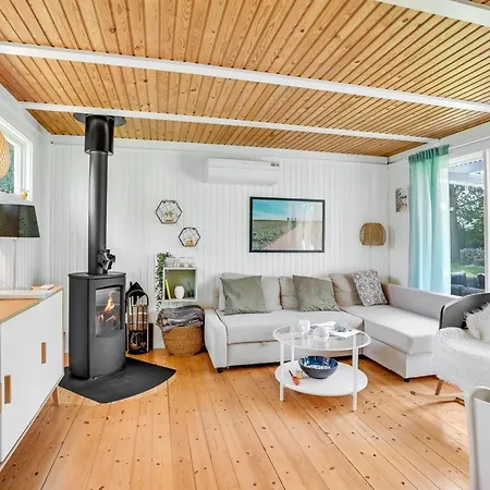 Galt - 500m From The Sea By Interhome