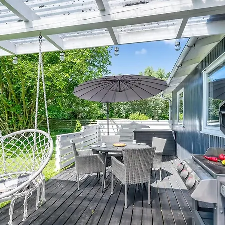Galt - 500m From The Sea By Interhome
